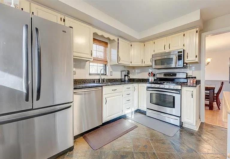 634 Bower Hill Road Pittsburgh, PA 15243 - Photo 8 of 20 Gallery Image 8