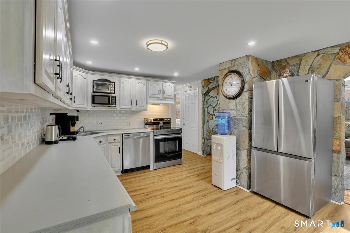 112 Weekeepeemee Road Bethlehem, CT 06751 - Photo 6 of 40