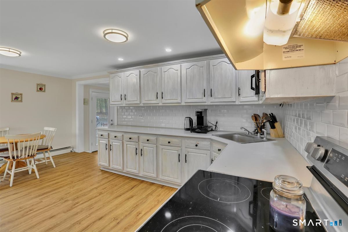 112 Weekeepeemee Road Bethlehem, CT 06751 - Photo 7 of 40 Appliances are newer and transfer with the property.