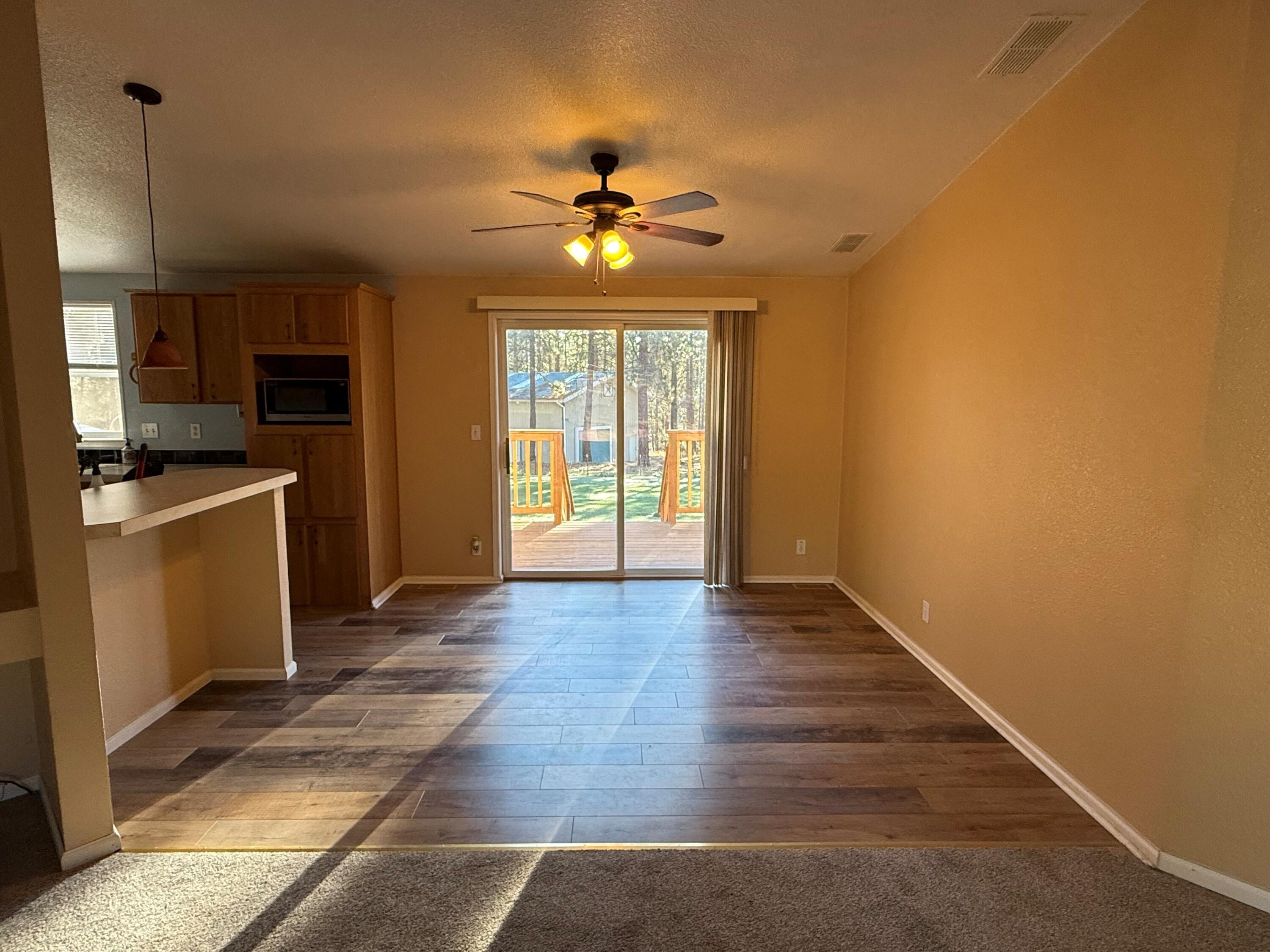 7623 Prairie Dog Drive Bonanza, OR 97623 - Photo 8 of 51 Dining Area