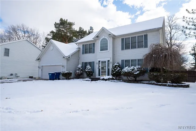 $465,000 | 31 Azure Pine Court, Amherst, NY 14228