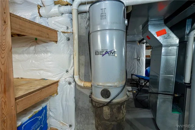 $465,000 | 31 Azure Pine Court, Amherst, NY 14228