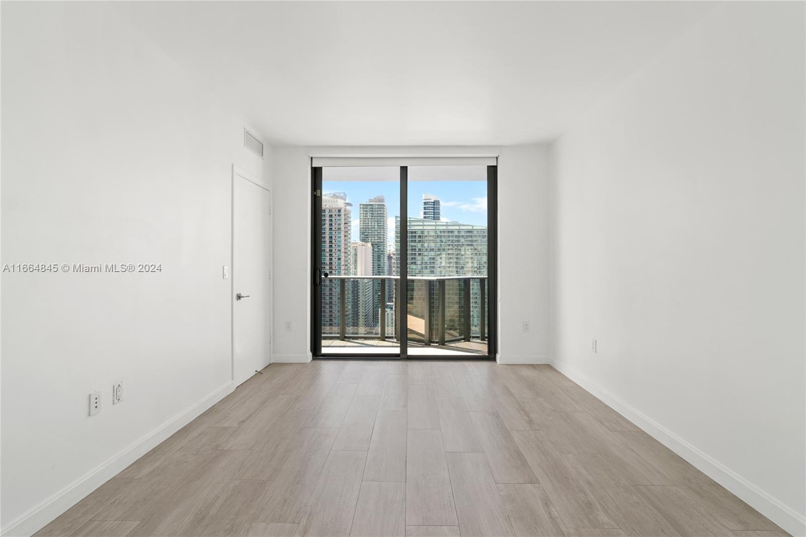 55 Southwest 9th Street, Unit 2804 Miami, FL 33130 - Photo 11 of 25 Gallery Image 11