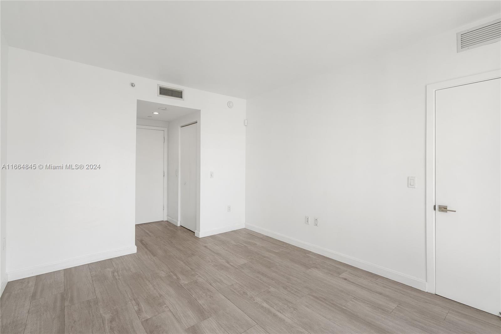55 Southwest 9th Street, Unit 2804 Miami, FL 33130 - Photo 12 of 25 Gallery Image 12