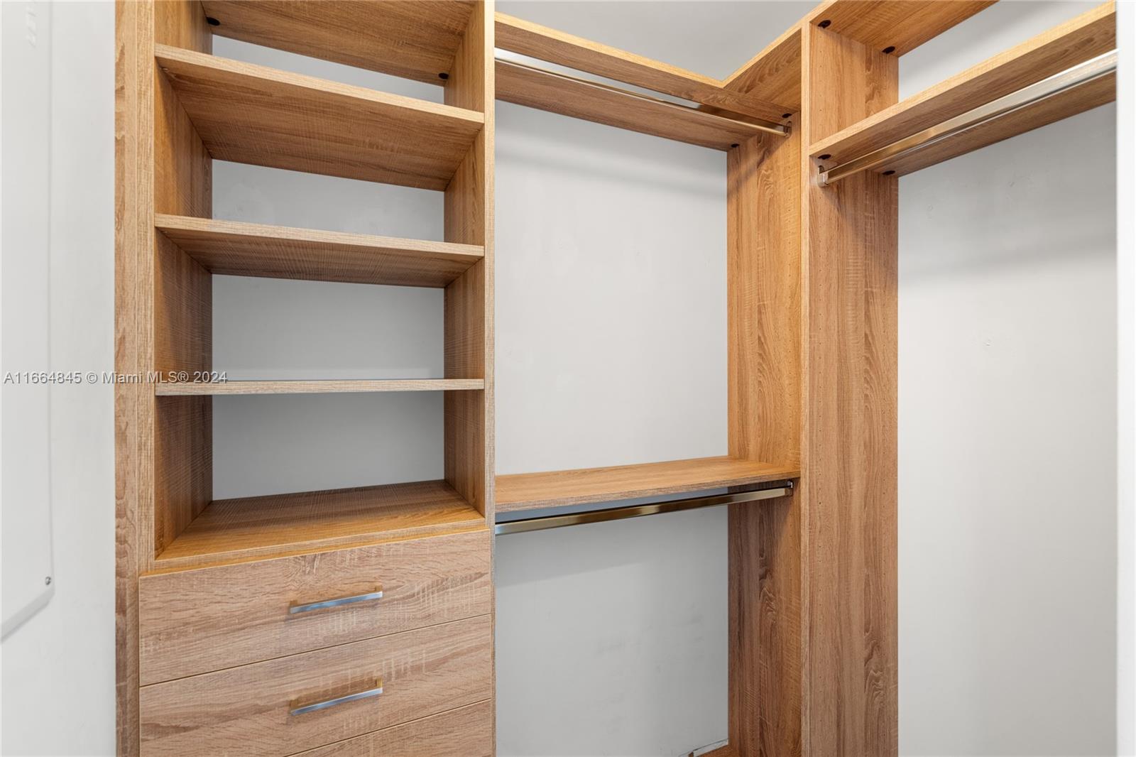 55 Southwest 9th Street, Unit 2804 Miami, FL 33130 - Photo 14 of 25 Built-in closet
