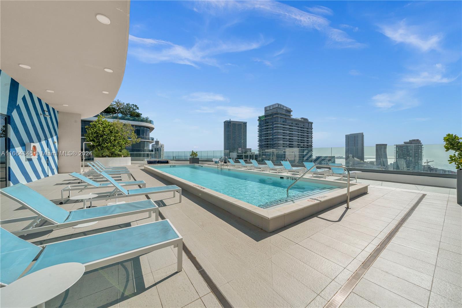 55 Southwest 9th Street, Unit 2804 Miami, FL 33130 - Photo 20 of 25 Rooftop pool