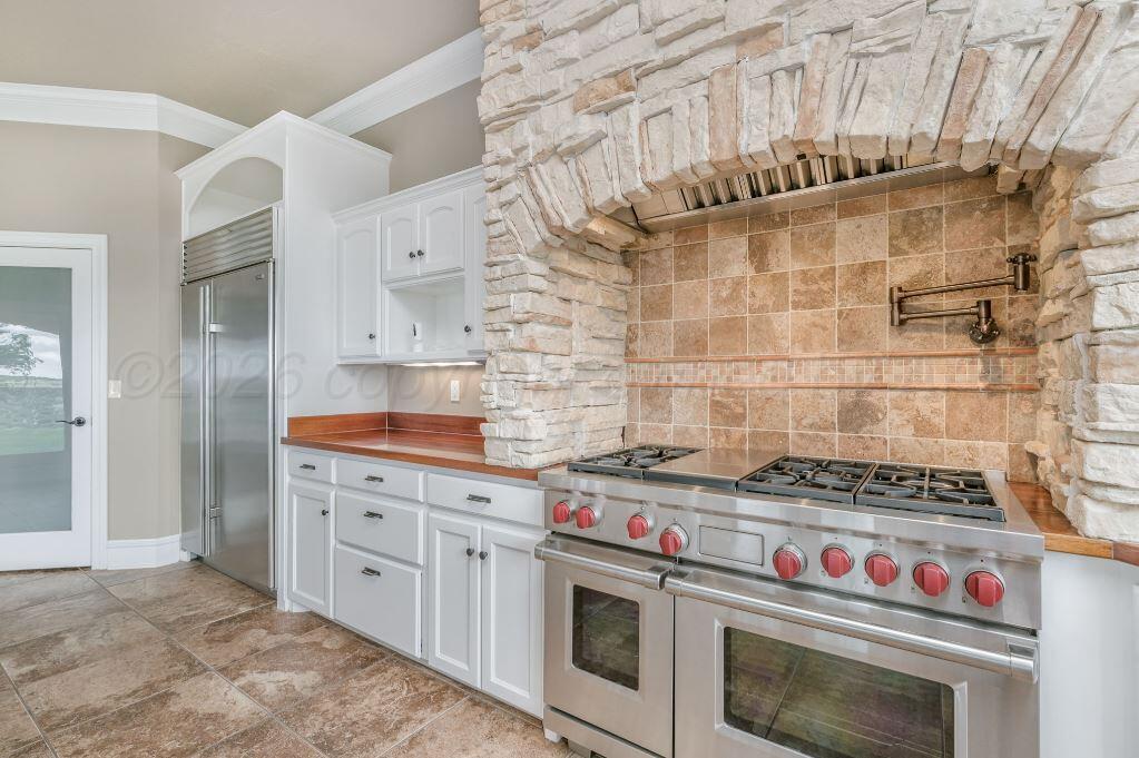 7950 East Lake View Road Amarillo, TX 79118 - Photo 14 of 49 Kitchen view 2