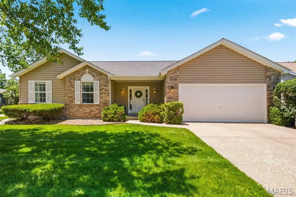 $425,000 | 1075 Reddington Timbers Drive, St. Charles, MO 63304