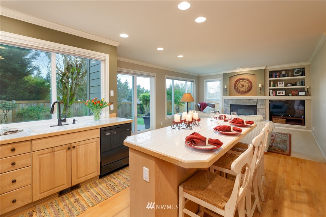 2726 202nd Street Southeast Bothell, WA 98012 - Photo 7 of 28 Gallery Image 7