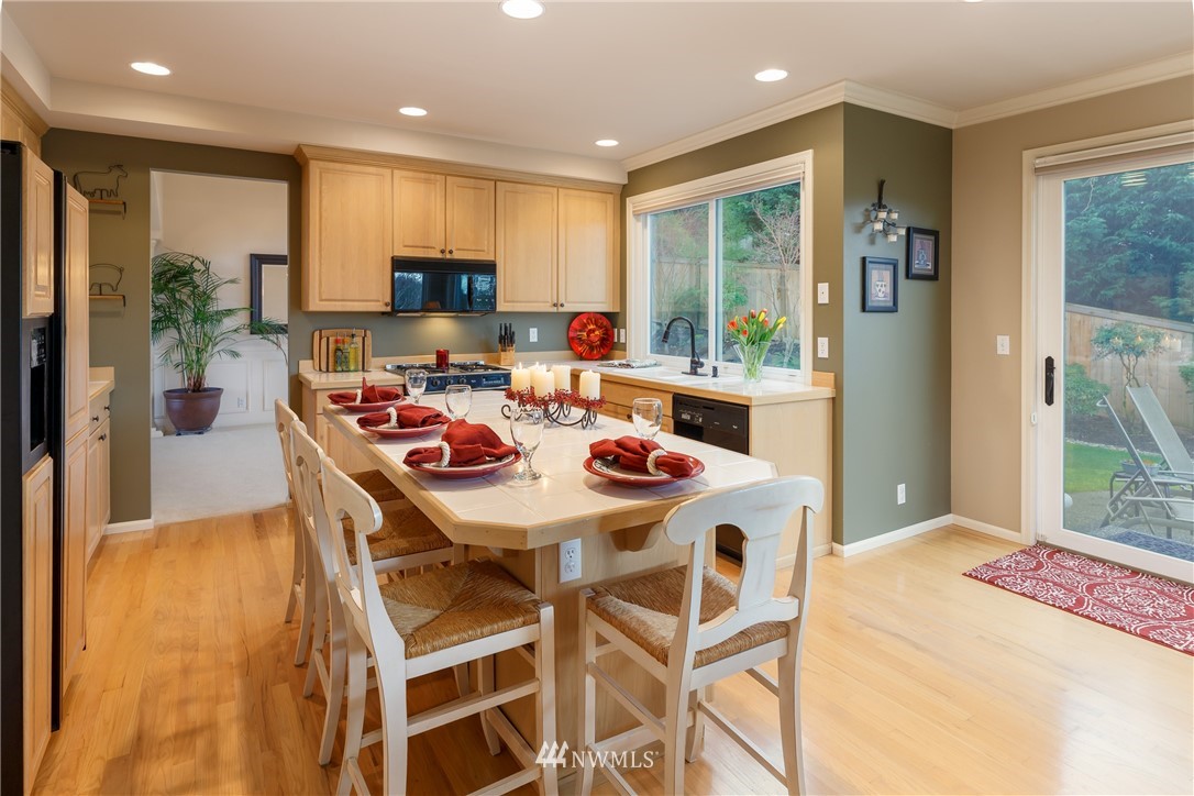 2726 202nd Street Southeast Bothell, WA 98012 - Photo 10 of 28 Gallery Image 10