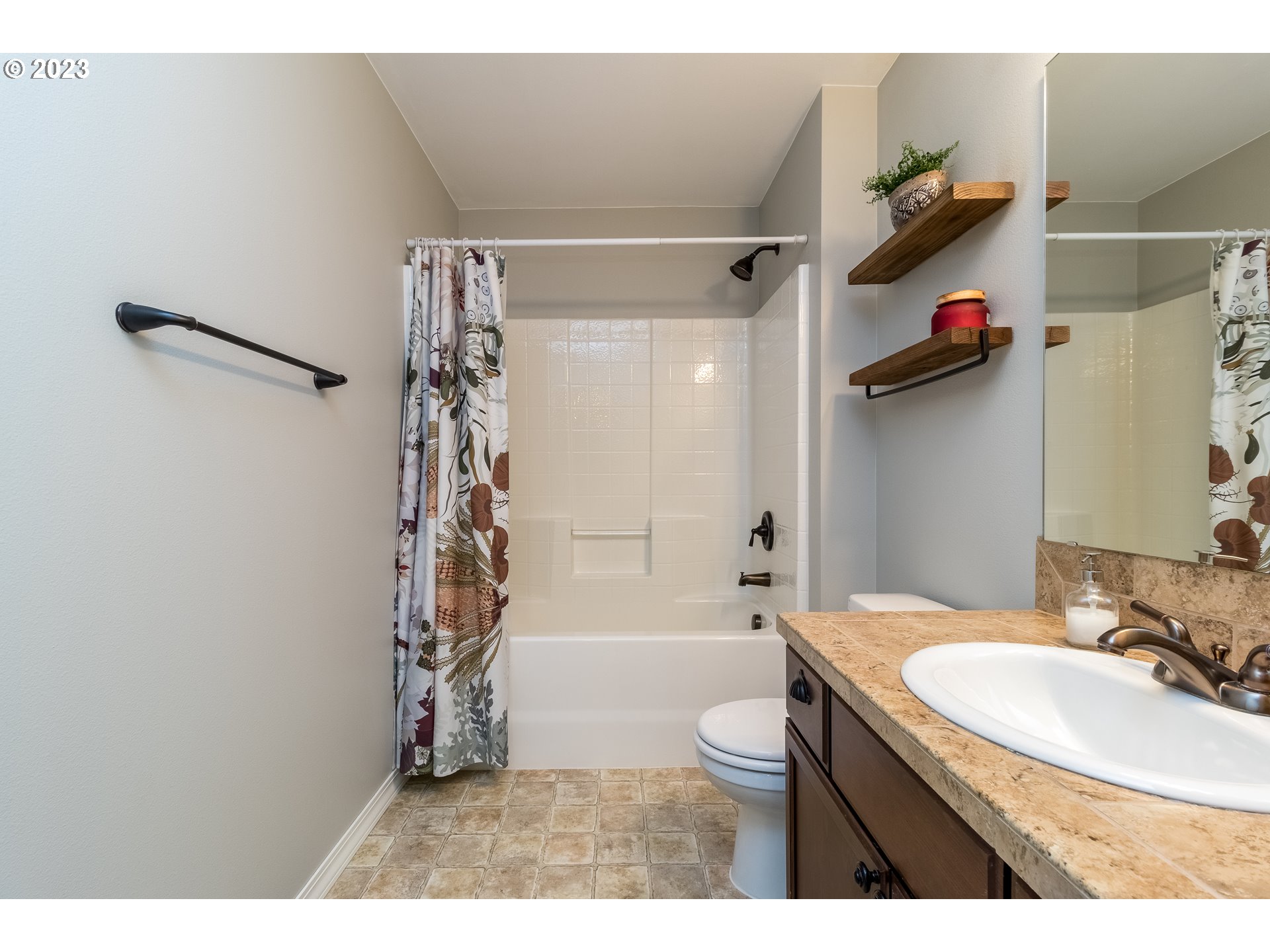 52794 Appleton Road Milton Freewater, OR 97862 - Photo 19 of 35 a bathroom with a sink a toilet and shower