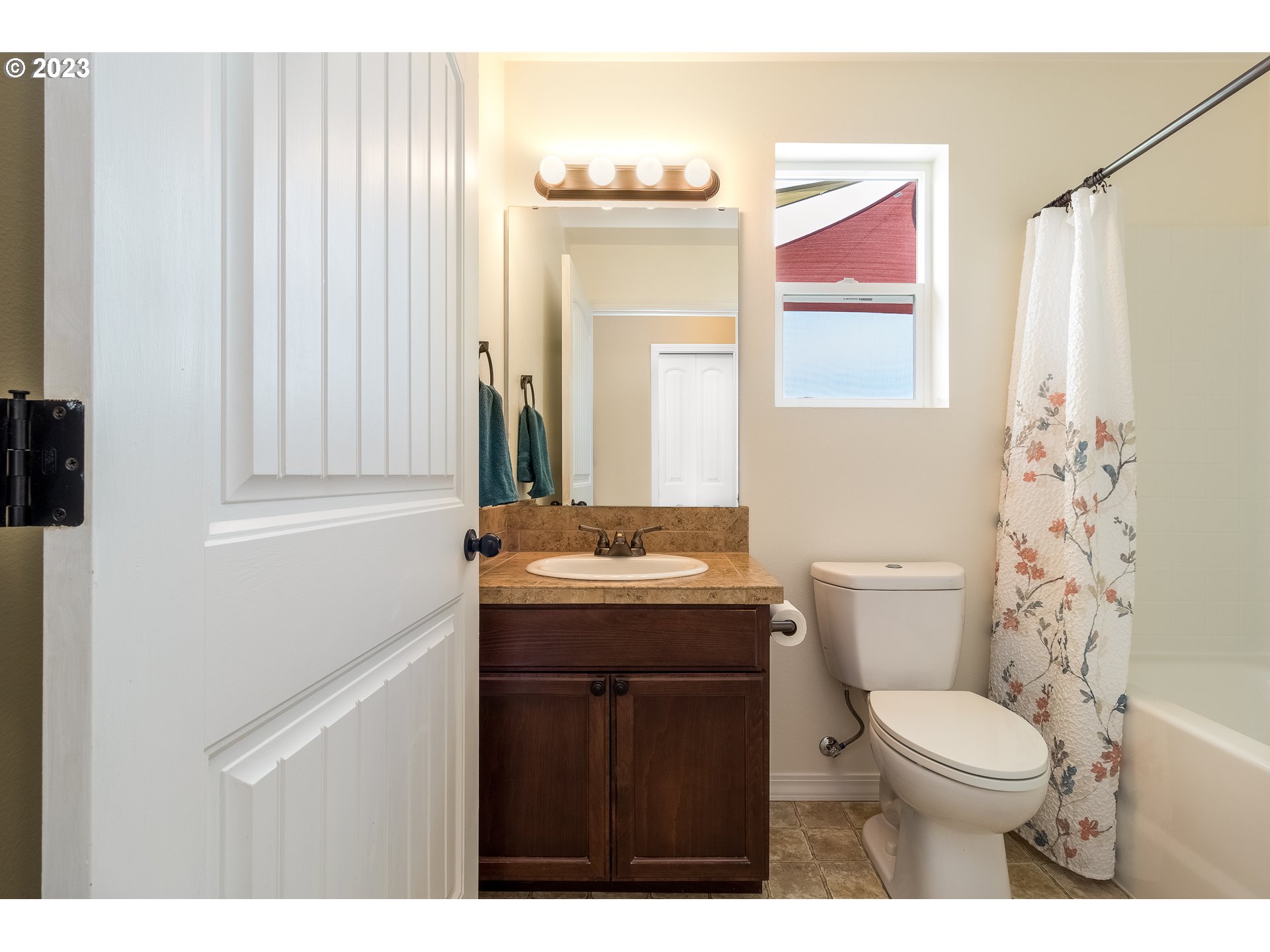 52794 Appleton Road Milton Freewater, OR 97862 - Photo 21 of 35 a bathroom with a toilet a sink and a mirror