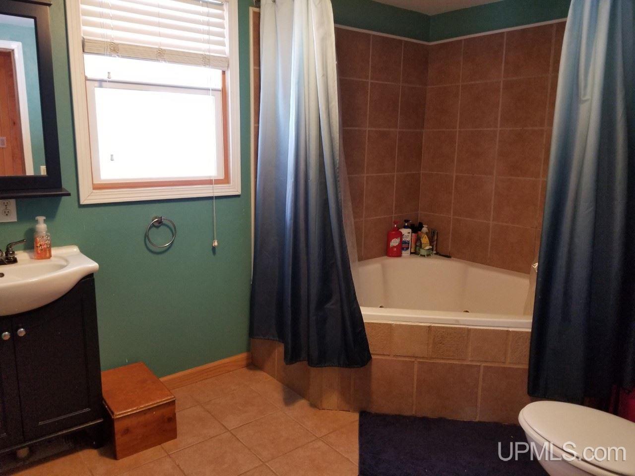 1116 North Co Road Manistique, MI 49854 - Photo 17 of 29