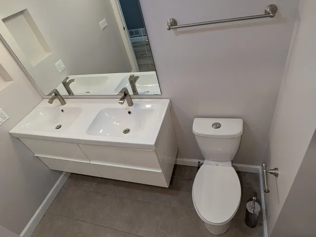 $350,000 | 700 Lakeside Cir Drive, Wheeling, IL 60090