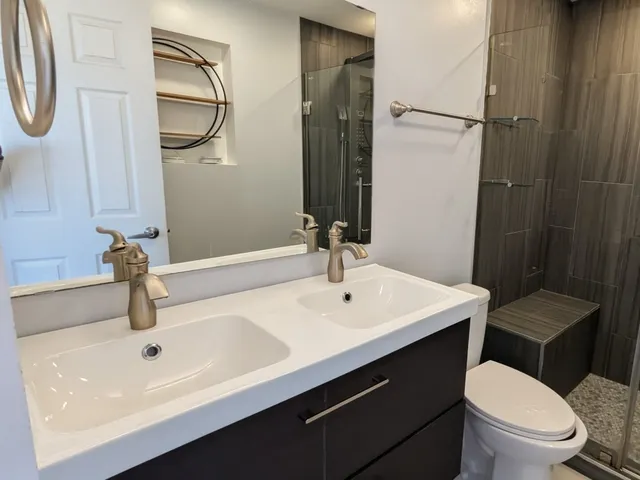 $350,000 | 700 Lakeside Cir Drive, Wheeling, IL 60090