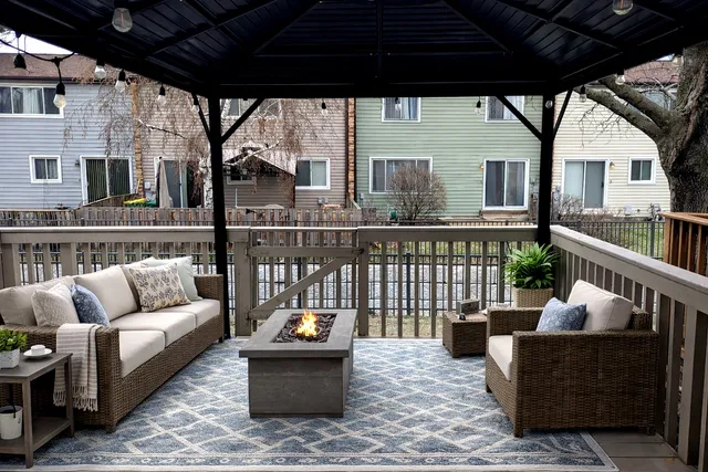 $350,000 | 700 Lakeside Cir Drive, Wheeling, IL 60090