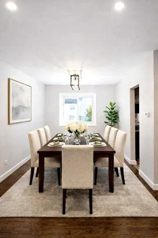 $350,000 | 700 Lakeside Cir Drive, Wheeling, IL 60090