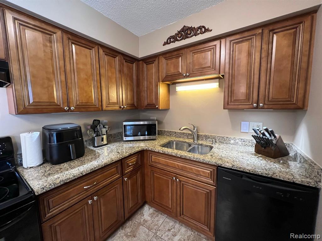 8188 24 Mile Road, Unit 32 Utica, MI 48316 - Photo 9 of 20