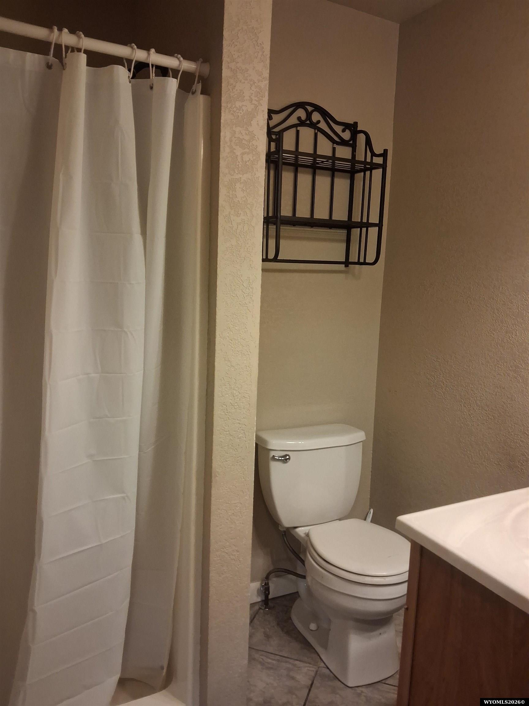 1332 Country Club Road Casper, WY 82609 - Photo 10 of 16