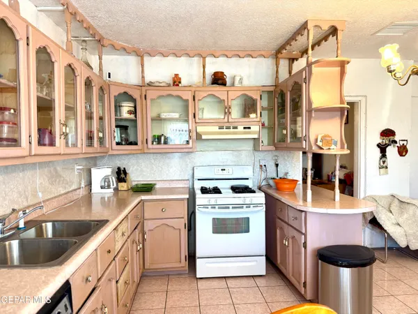 $180,000 | 7800 Hermosillo Drive, El Paso, TX 79915