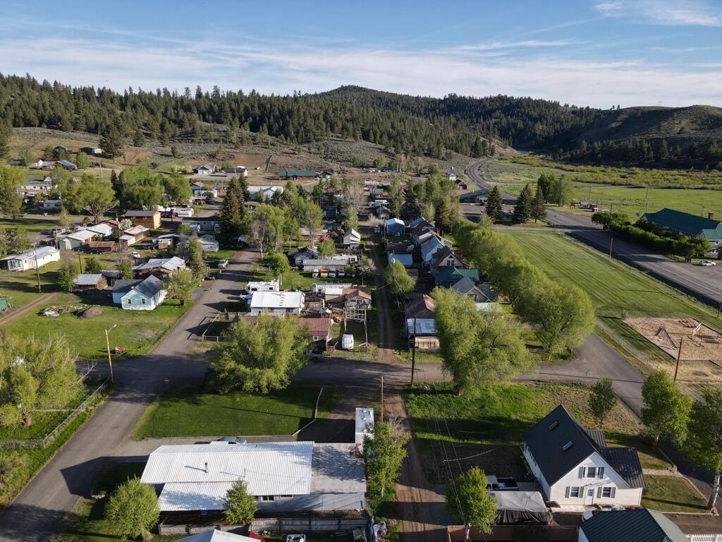 309 A Avenue Seneca, OR 97873 - Photo 3 of 45 dji_fly_20250527_183704_625_174839623821