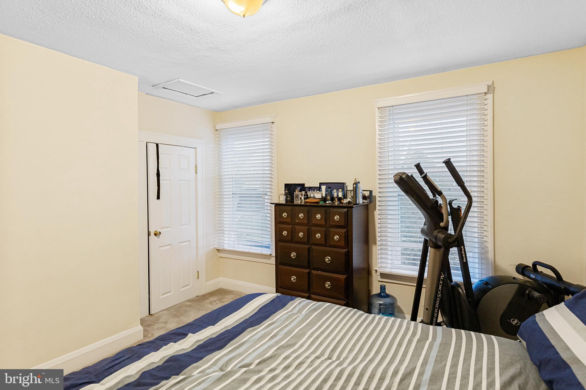 6 North Ellamont Street Baltimore, MD 21229 - Photo 12 of 16