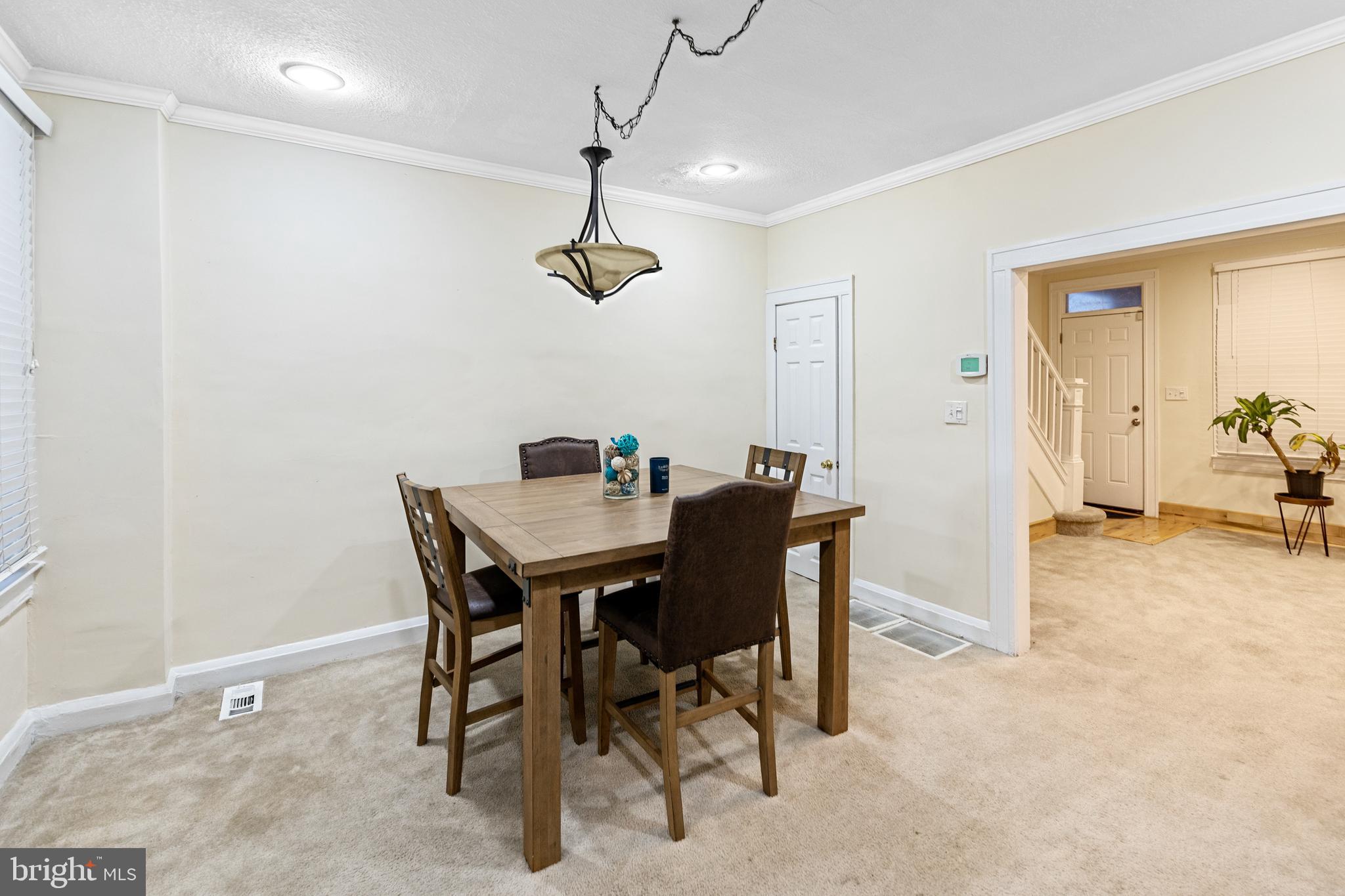 6 North Ellamont Street Baltimore, MD 21229 - Photo 5 of 16