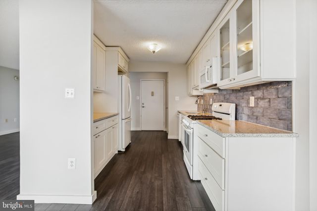 $228,000 | 2500 North Van Dorn Street, Unit 1506, Alexandria, VA 22302