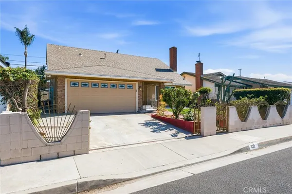 $995,000 | 332 West 231st Street, Carson, CA 90745