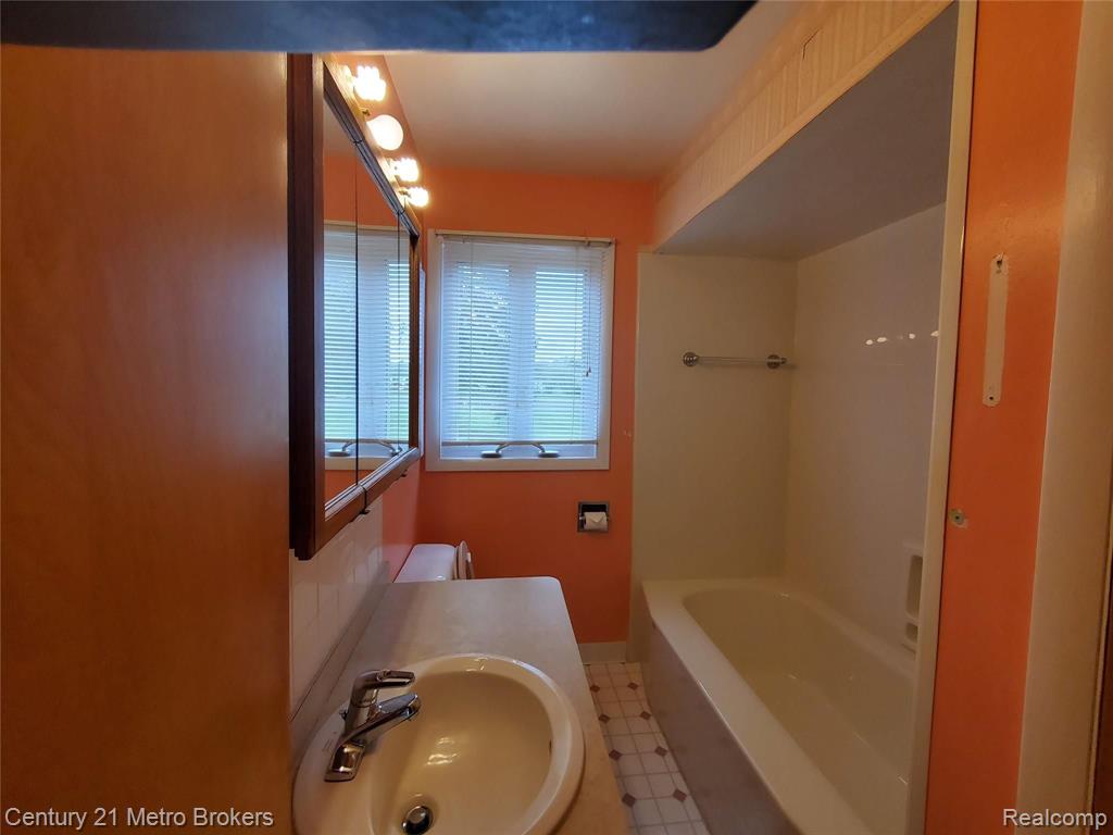 3358 North Genesee Road Flint, MI 48506 - Photo 16 of 31