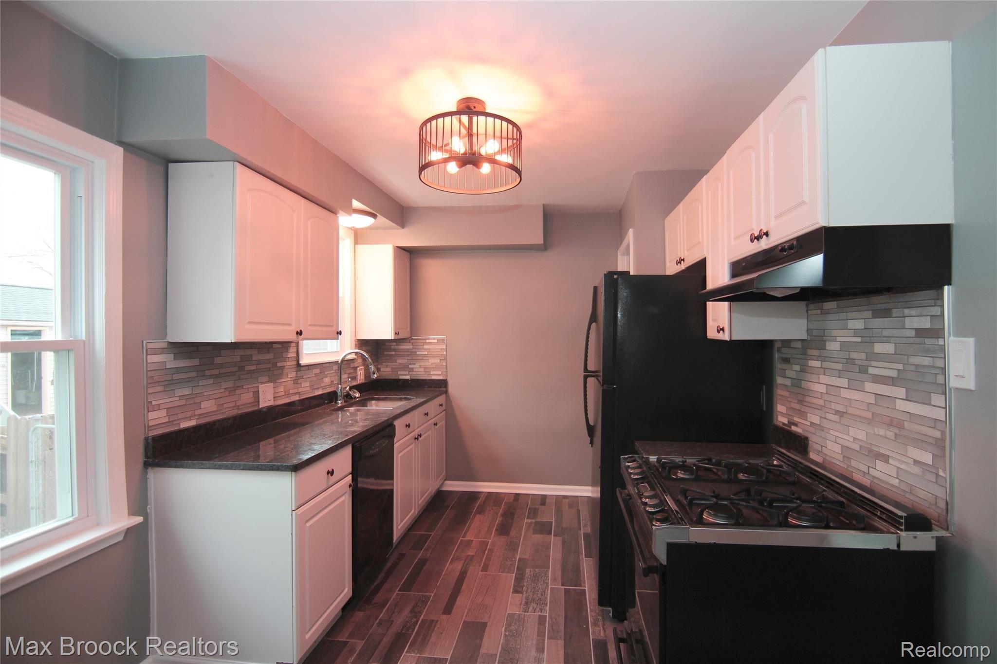 25599 Student Street Redford, MI 48239 - Photo 5 of 14 Beautifully Remodeled Kitchen