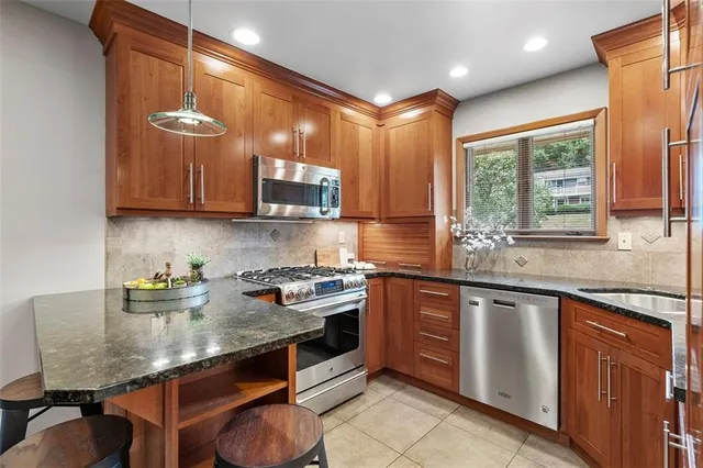 $599,900 | 2635 Fairgreen Drive, Pittsburgh, PA 15241