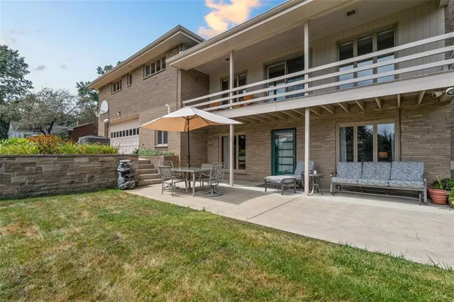 $599,900 | 2635 Fairgreen Drive, Pittsburgh, PA 15241