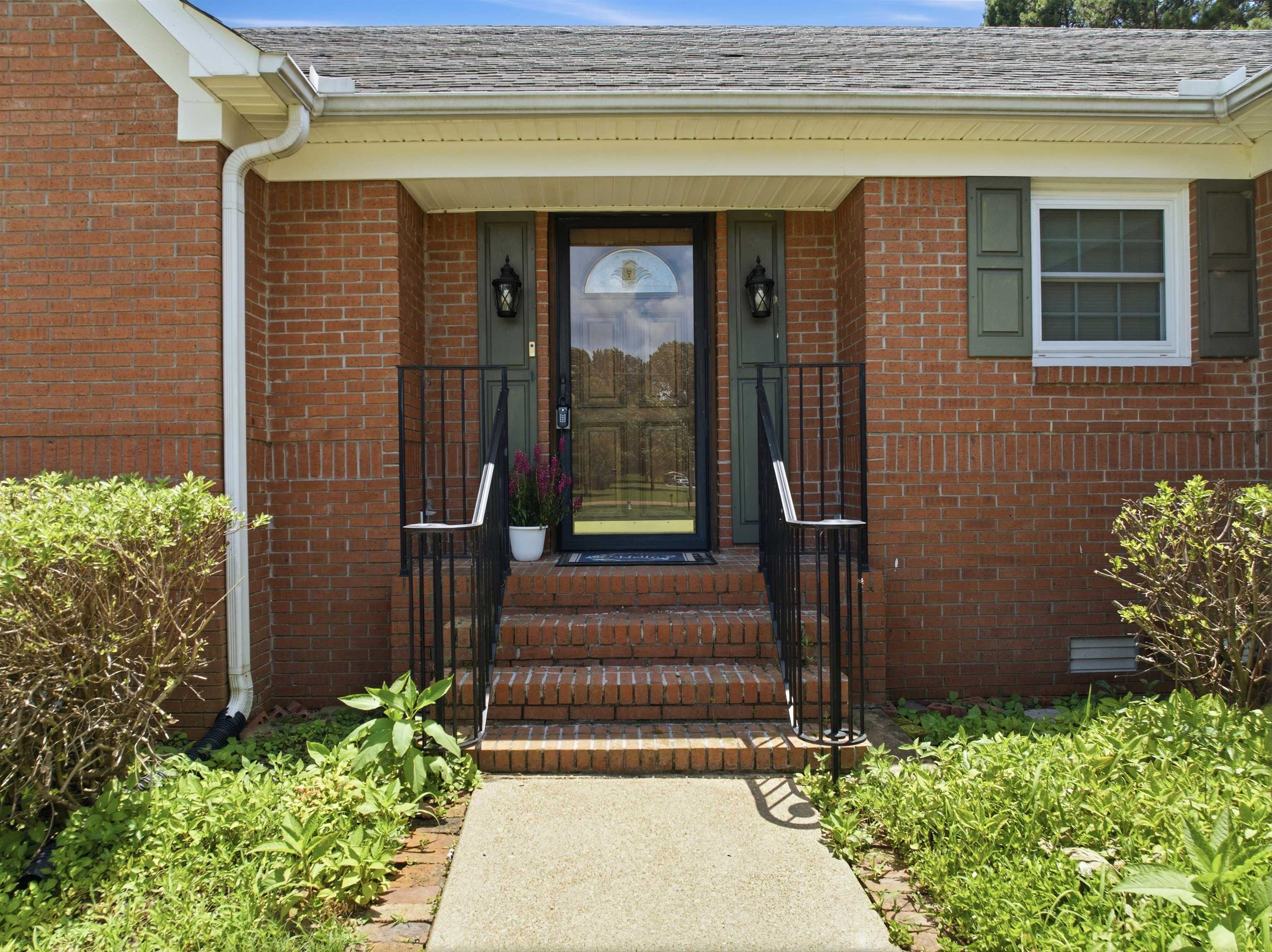 171 Brierhedge Road Covington, TN 38019 - Photo 2 of 40