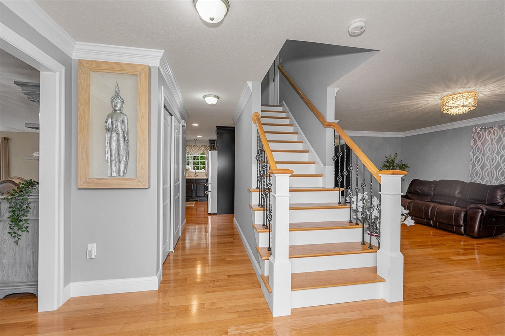 61 Saddle Road Dracut, MA 01826 - Photo 3 of 40