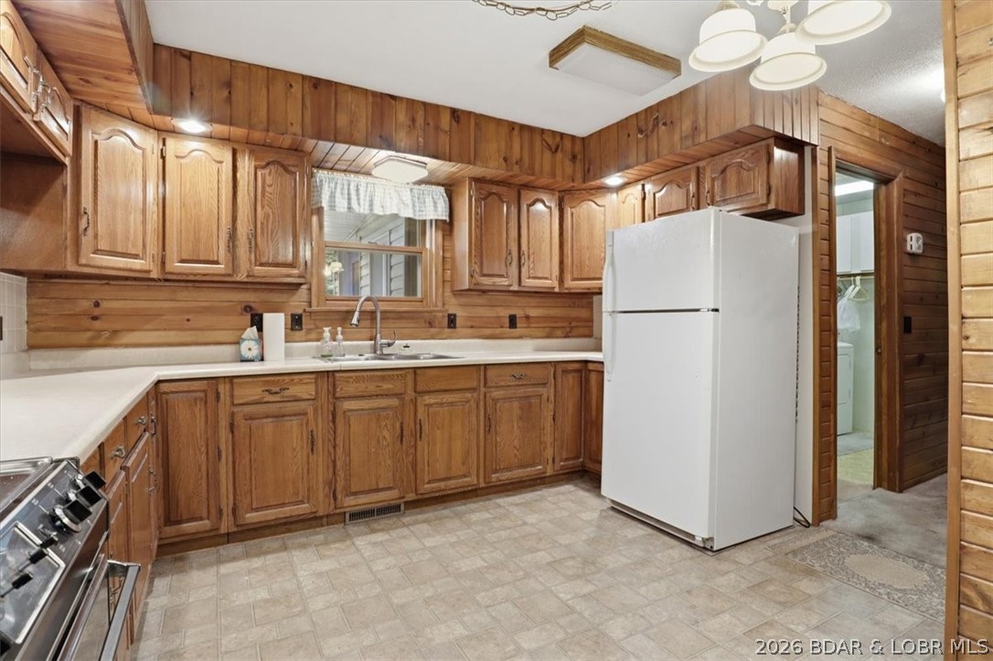 517 Timber Ridge Road Sunrise Beach, MO 65079 - Photo 15 of 37