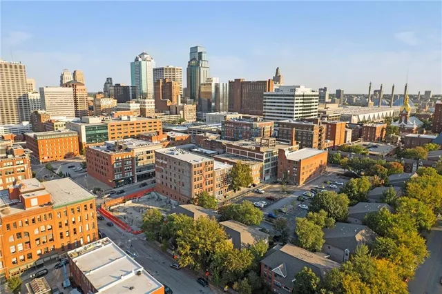 $169,900 | 435 West 9th Street, Unit 204, Kansas City, MO 64105
