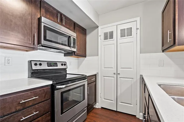 $169,900 | 435 West 9th Street, Unit 204, Kansas City, MO 64105