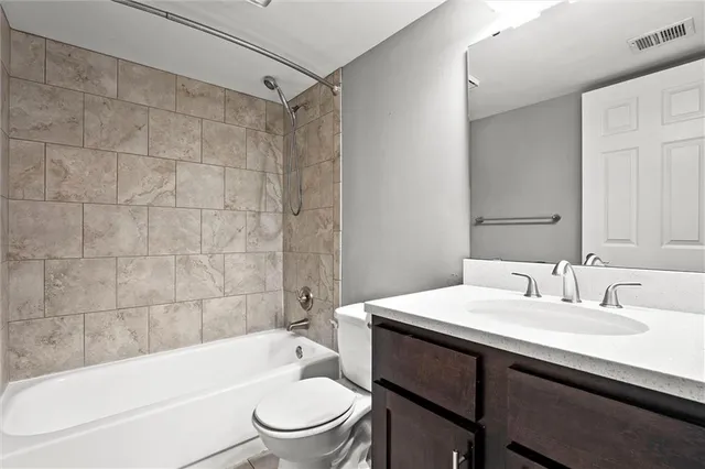 $169,900 | 435 West 9th Street, Unit 204, Kansas City, MO 64105