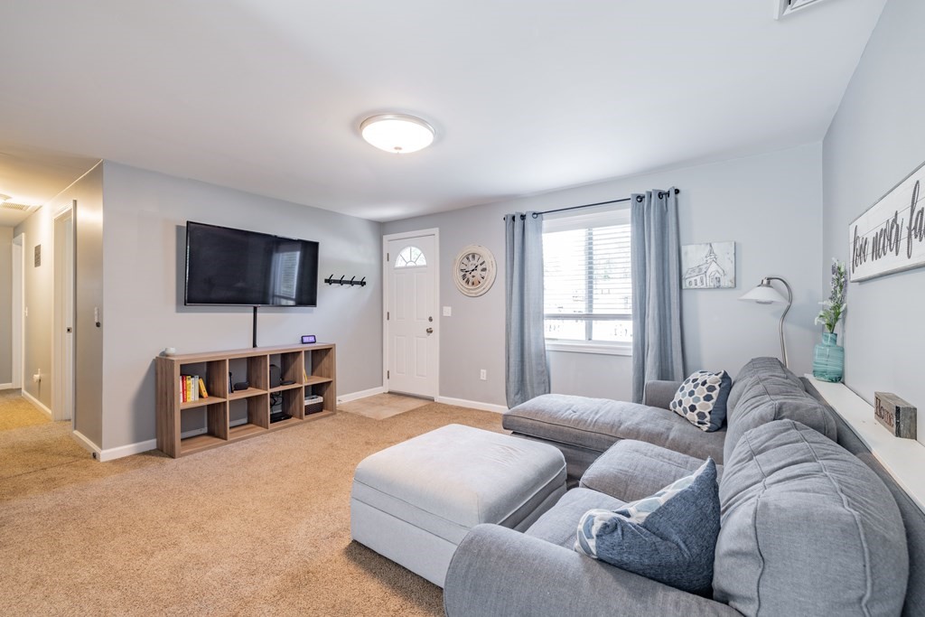 27 Woodcliff Street Springfield, MA 01111 - Photo 14 of 26 Gallery Image 14