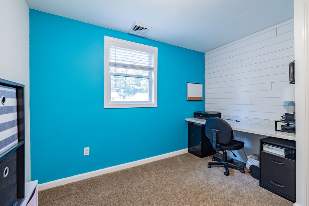 27 Woodcliff Street Springfield, MA 01111 - Photo 18 of 26 Gallery Image 18