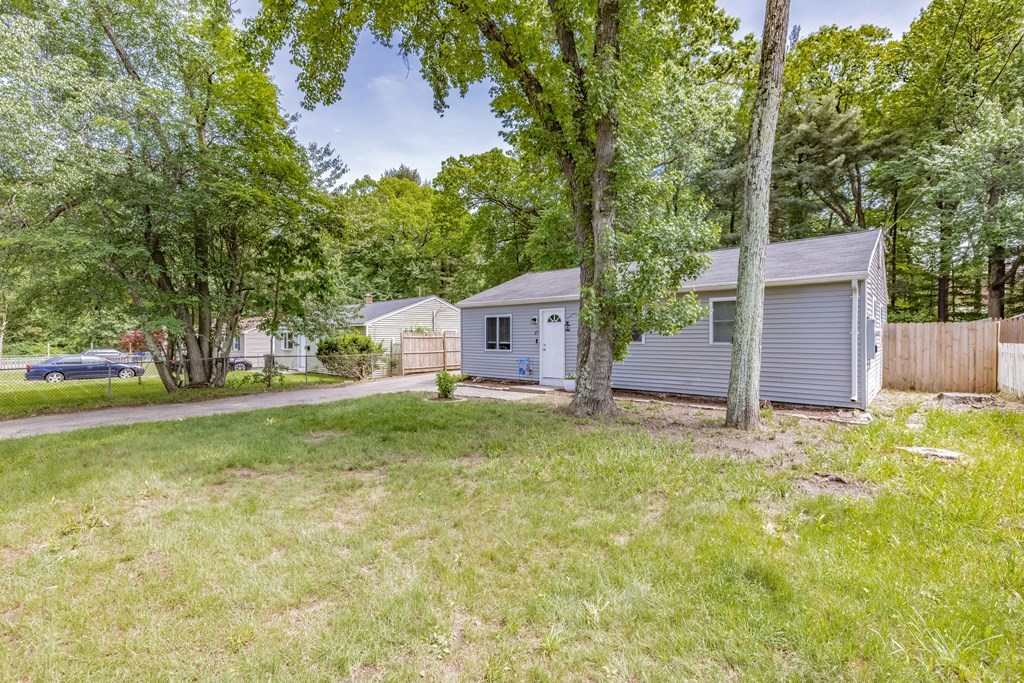 27 Woodcliff Street Springfield, MA 01111 - Photo 3 of 26 Gallery Image 3