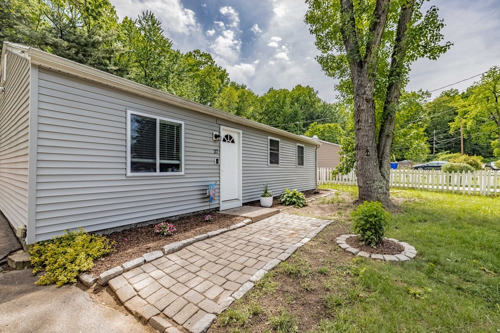 27 Woodcliff Street Springfield, MA 01111 - Photo 4 of 26 Gallery Image 4