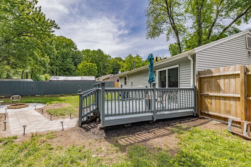 27 Woodcliff Street Springfield, MA 01111 - Photo 6 of 26 Gallery Image 6