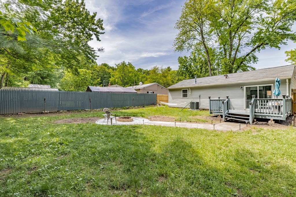 27 Woodcliff Street Springfield, MA 01111 - Photo 8 of 26 Gallery Image 8