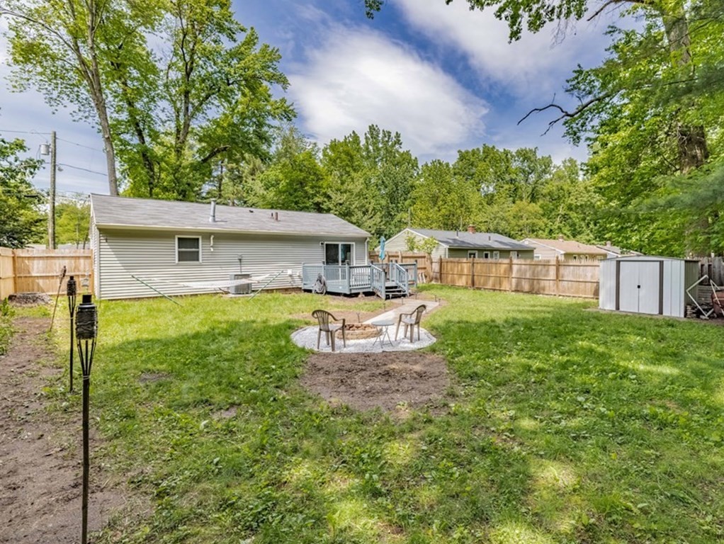 27 Woodcliff Street Springfield, MA 01111 - Photo 9 of 26 Gallery Image 9