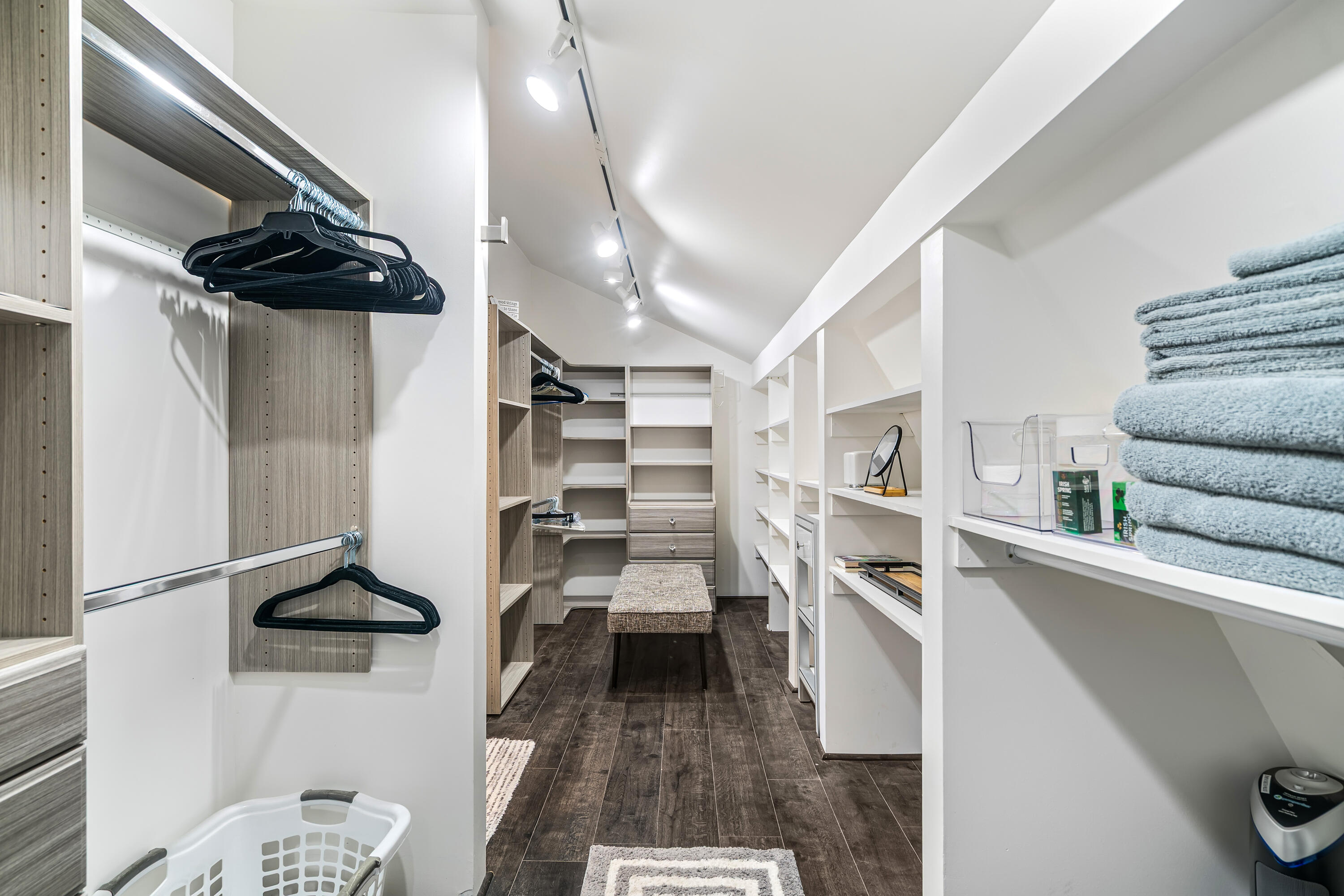 76632 Morocco Road Palm Desert, CA 92211 - Photo 18 of 38 a view of entryway and hall