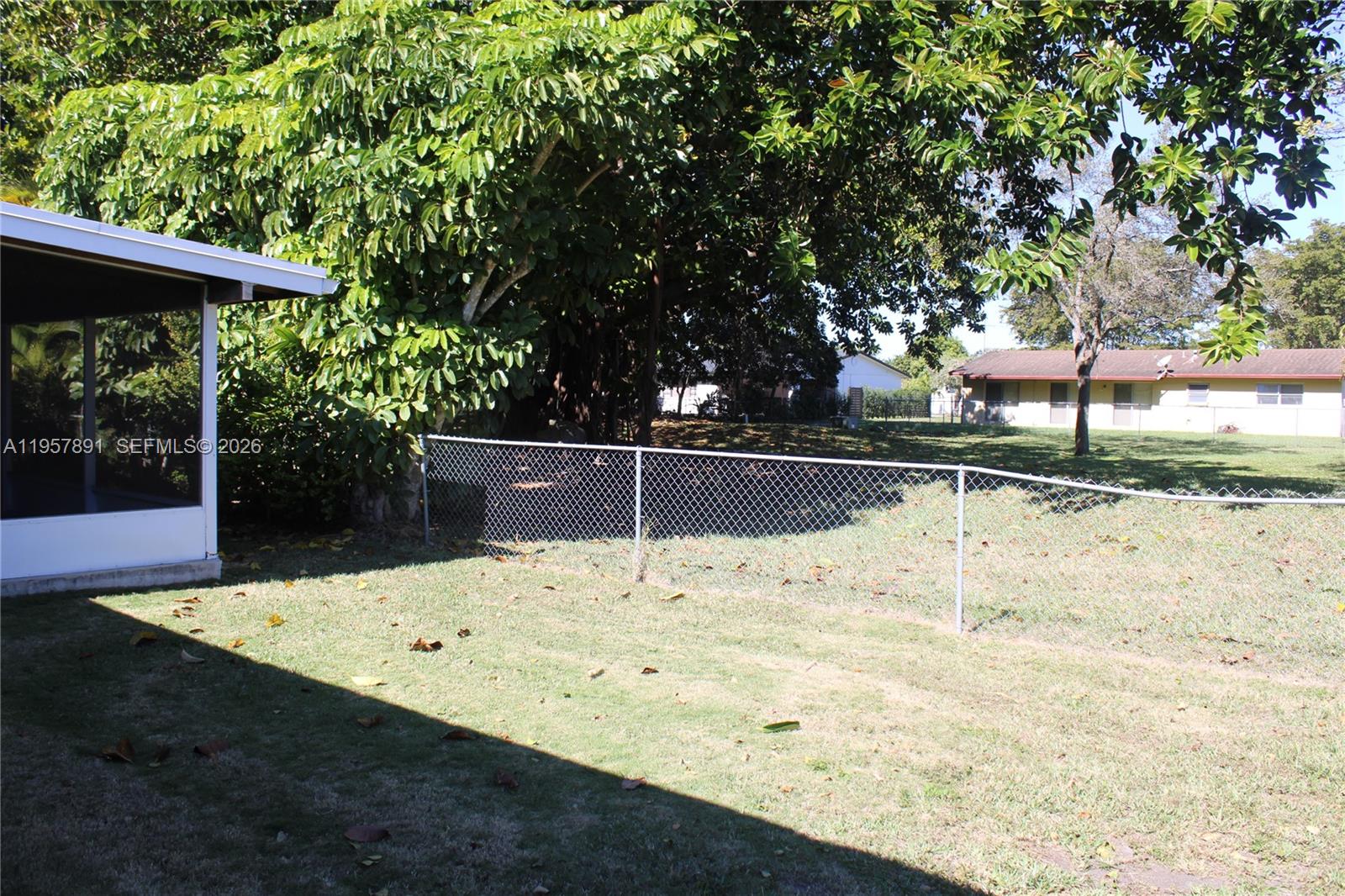 12965 Southwest 76th Terrace Miami, FL 33183 - Photo 12 of 29 a view of small yard