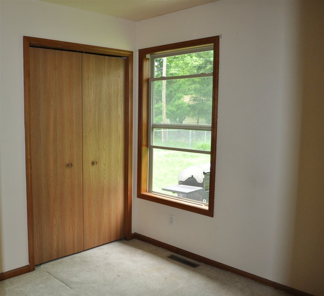 1725 Bashor Road Goshen, IN 46526 - Photo 8 of 9 Gallery Image 8