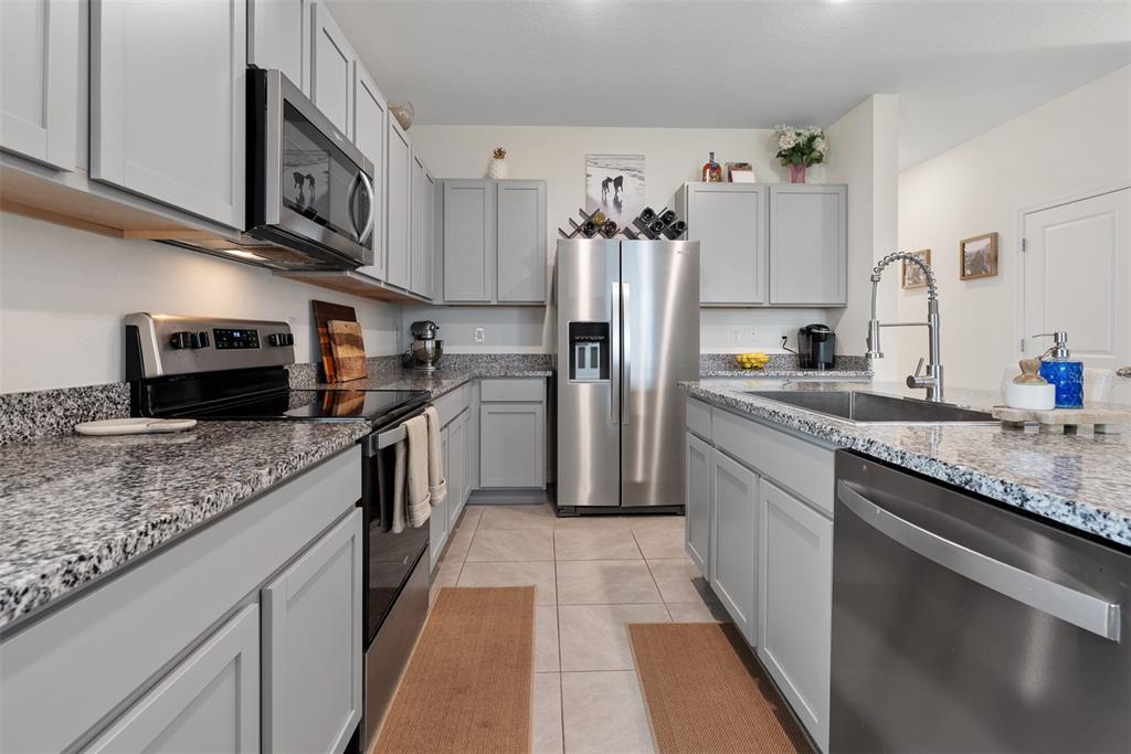 355 Mangrove Shade Circle Apollo Beach, FL 33572 - Photo 11 of 39